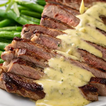Crusted Steak with Béarnaise Sauce