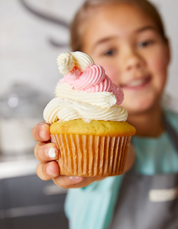 girl with cupcake